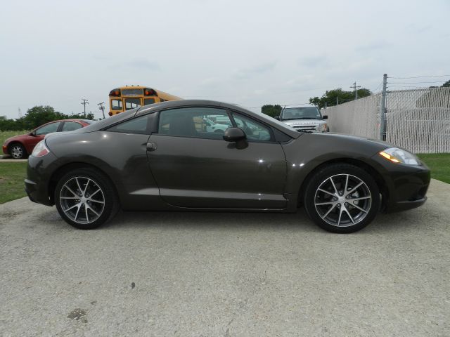 Mitsubishi Eclipse 2011 photo 11