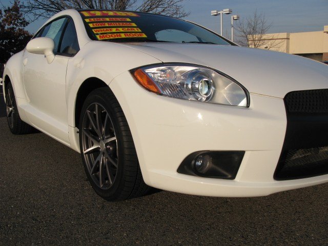Mitsubishi Eclipse 2012 photo 3