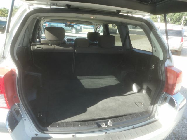 Mitsubishi Endeavor 2004 photo 1