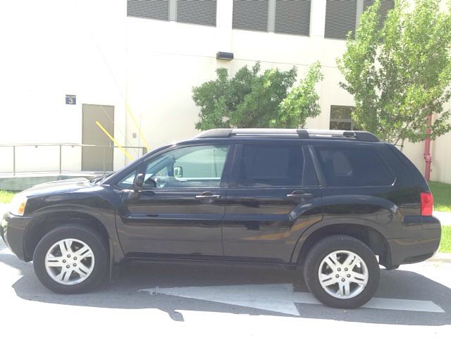 Mitsubishi Endeavor 2004 photo 4