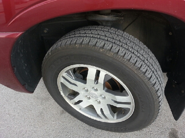 Mitsubishi Endeavor 2004 photo 2