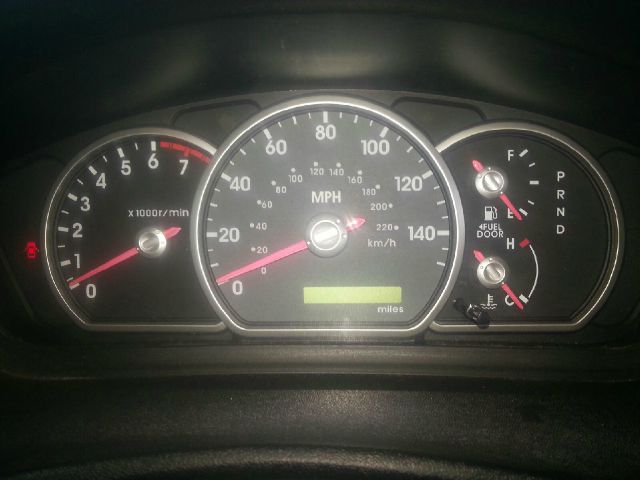 Mitsubishi Endeavor 2004 photo 3