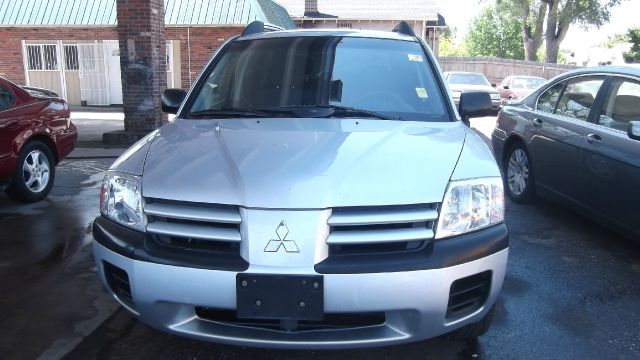 Mitsubishi Endeavor 1.8T Quattro Sedan 4D SUV