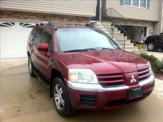 Mitsubishi Endeavor 2004 photo 1