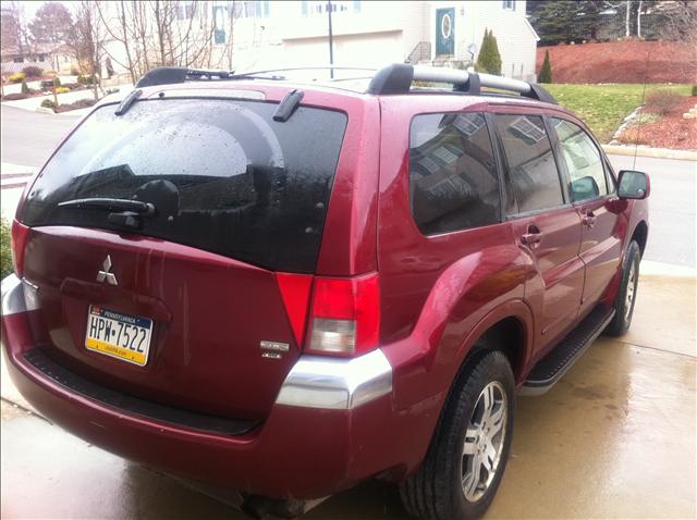 Mitsubishi Endeavor 2004 photo 2
