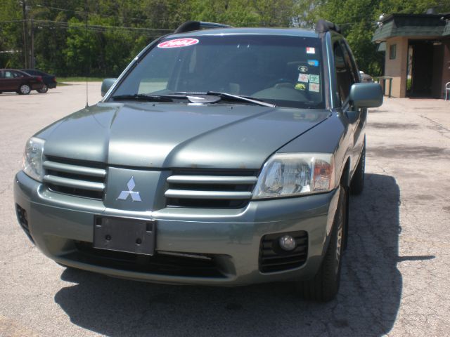 Mitsubishi Endeavor 2004 photo 1