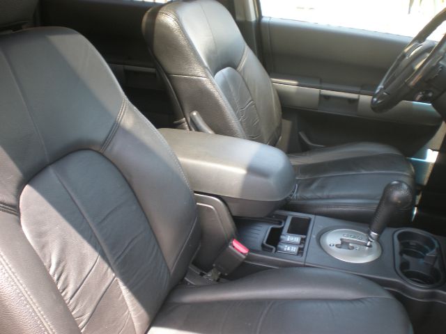 Mitsubishi Endeavor 2004 photo 3