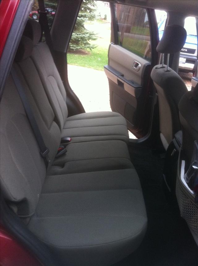 Mitsubishi Endeavor 2004 photo 1