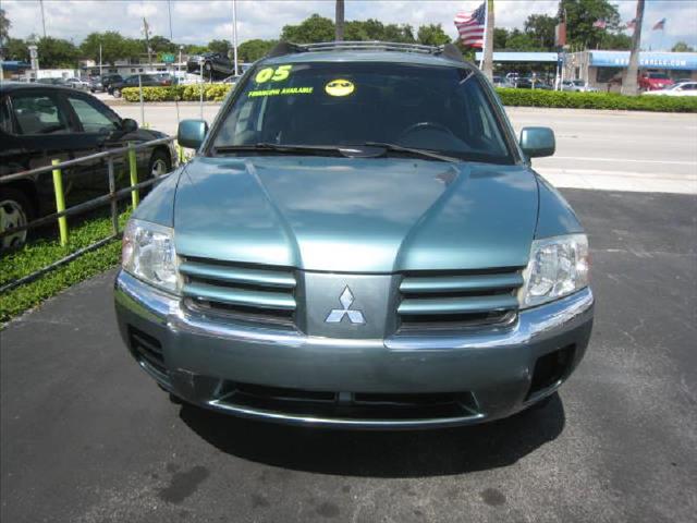 Mitsubishi Endeavor 2005 photo 4