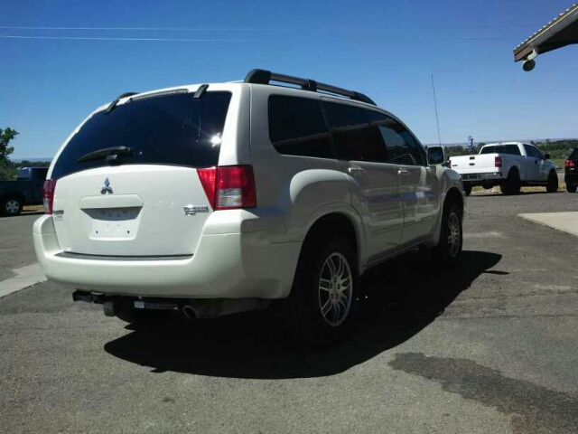 Mitsubishi Endeavor SLT 25 SUV