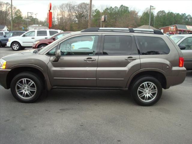 Mitsubishi Endeavor 2005 photo 4