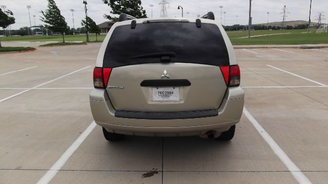 Mitsubishi Endeavor 2006 photo 3