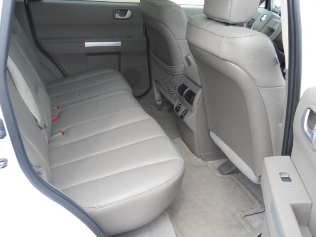 Mitsubishi Endeavor 2010 photo 14