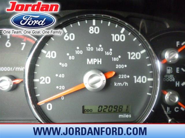 Mitsubishi Endeavor 2010 photo 5