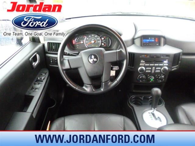 Mitsubishi Endeavor 2010 photo 6