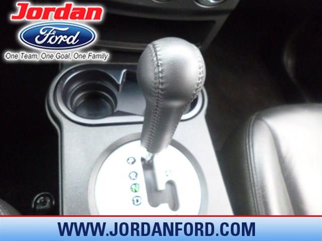 Mitsubishi Endeavor 2010 photo 9