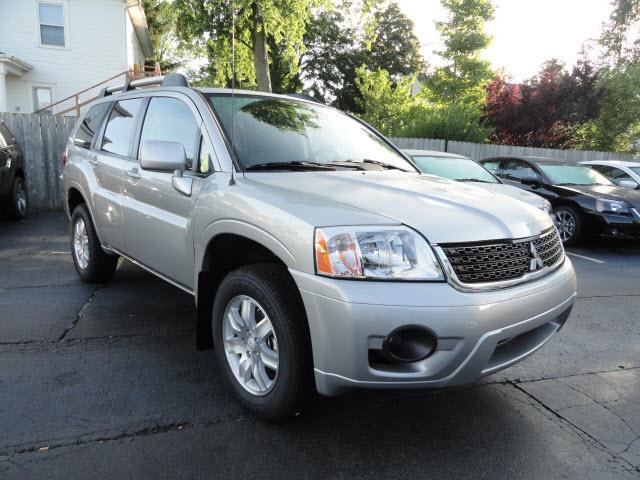 Mitsubishi Endeavor 2011 photo 2