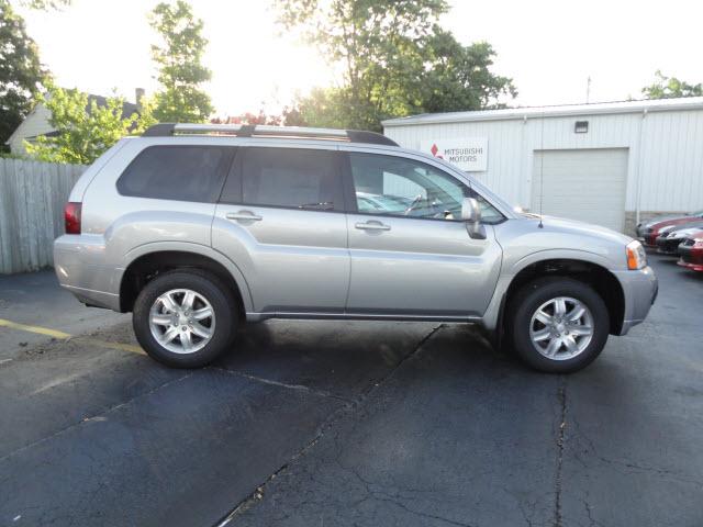 Mitsubishi Endeavor 2011 photo 3