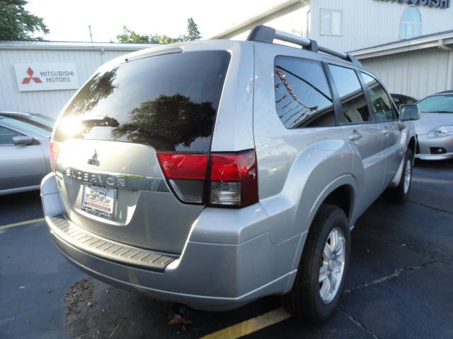 Mitsubishi Endeavor 2011 photo 4