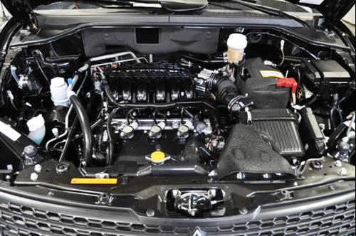 Mitsubishi Endeavor 2011 photo 2