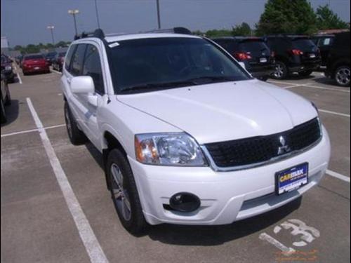 Mitsubishi Endeavor 2011 photo 2
