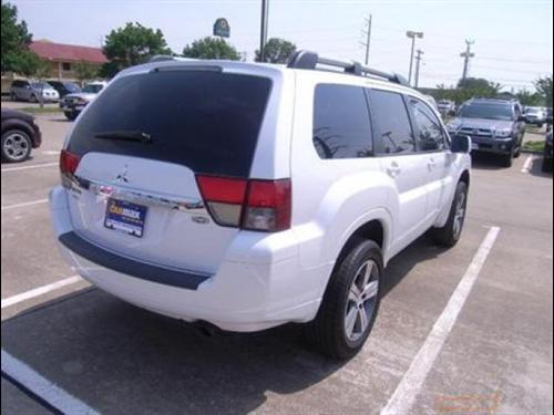 Mitsubishi Endeavor 2011 photo 1