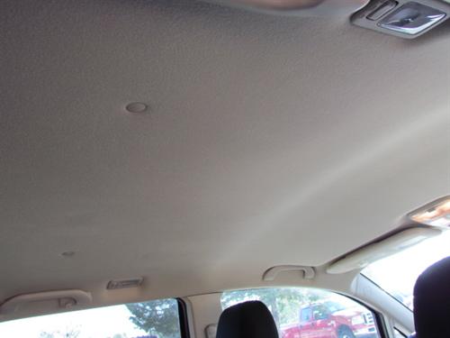 Mitsubishi Endeavor 2011 photo 2