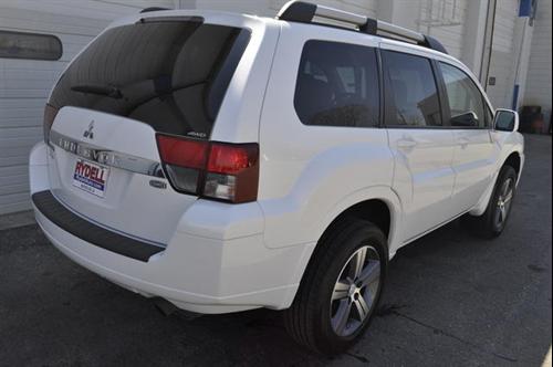 Mitsubishi Endeavor 2011 photo 5