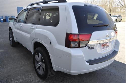 Mitsubishi Endeavor 2011 photo 4