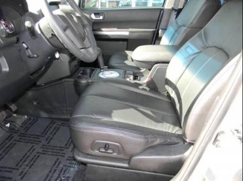 Mitsubishi Endeavor 2011 photo 3