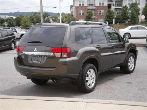 Mitsubishi Endeavor 2011 photo 1