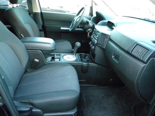 Mitsubishi Endeavor 2011 photo 3