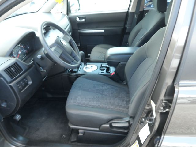 Mitsubishi Endeavor 2011 photo 3