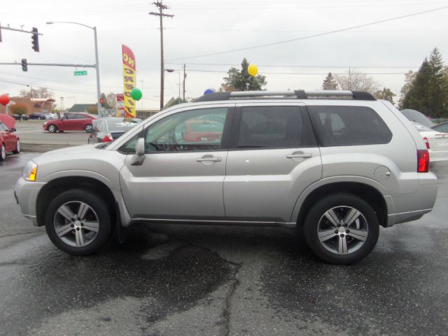 Mitsubishi Endeavor 2011 photo 1