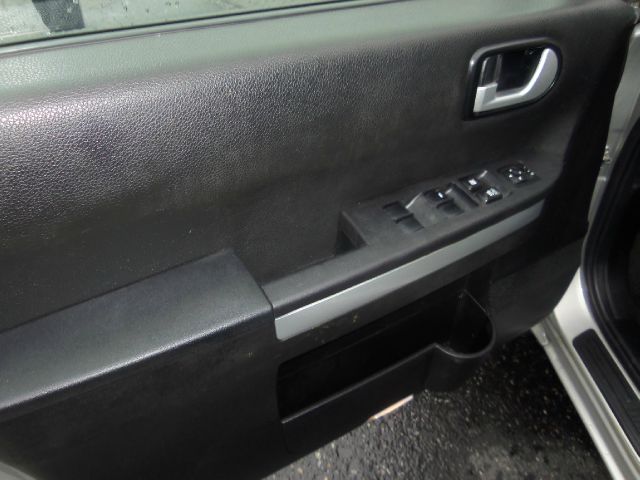 Mitsubishi Endeavor 2011 photo 3