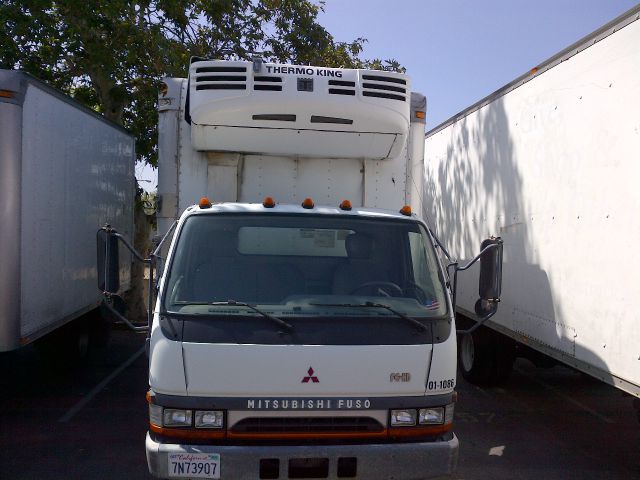 Mitsubishi Fuso 2004 photo 2