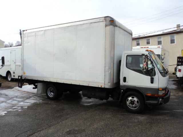 Mitsubishi Fuso 2005 photo 2