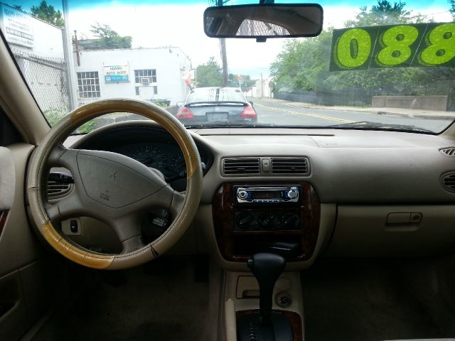 Mitsubishi Galant 1999 photo 2