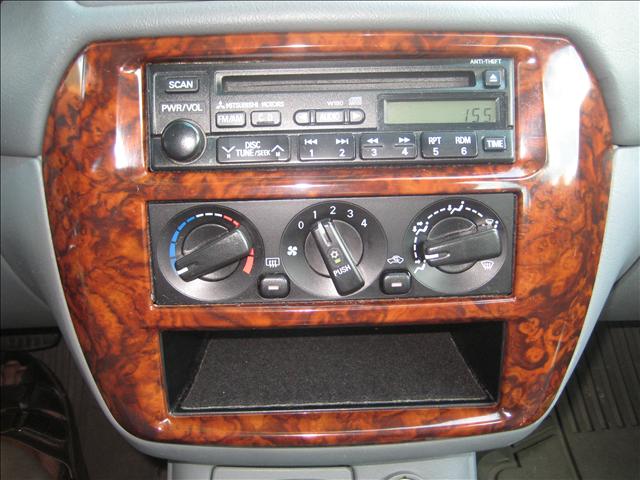 Mitsubishi Galant 2000 photo 4