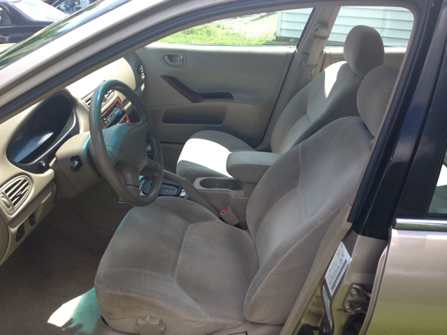 Mitsubishi Galant 2000 photo 3