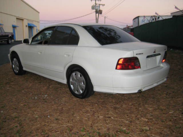 Mitsubishi Galant 2000 photo 1