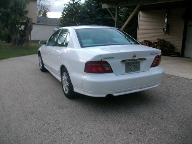 Mitsubishi Galant 2000 photo 2