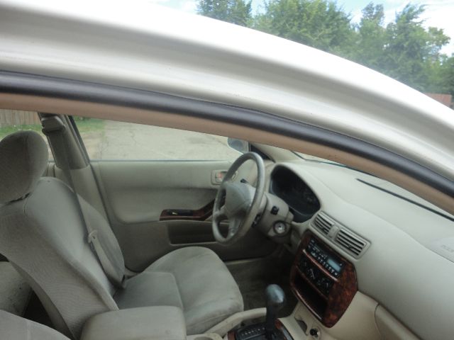 Mitsubishi Galant 2000 photo 2