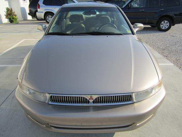 Mitsubishi Galant 2001 photo 2