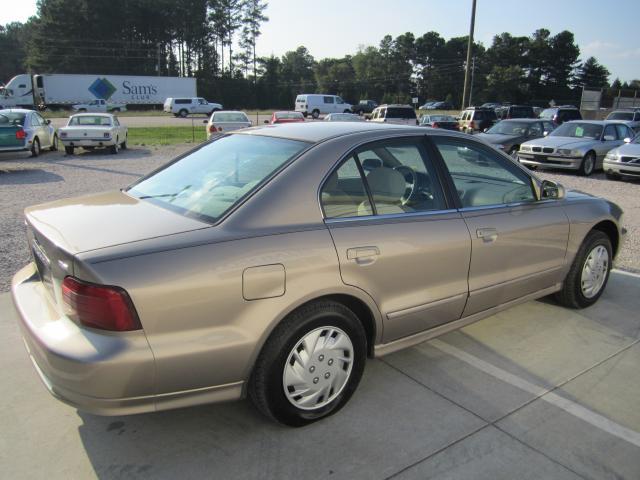 Mitsubishi Galant 2001 photo 4