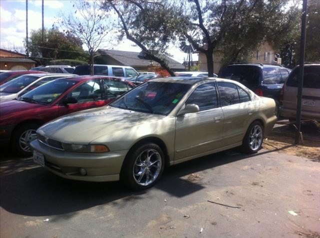 Mitsubishi Galant 2001 photo 1
