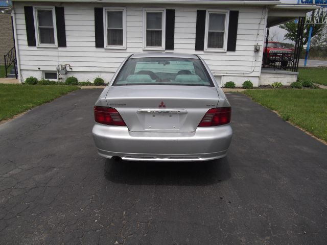 Mitsubishi Galant 2001 photo 2