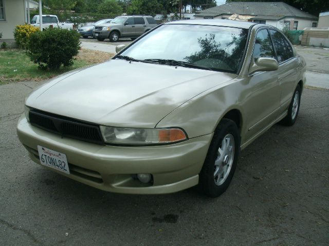Mitsubishi Galant 2001 photo 2