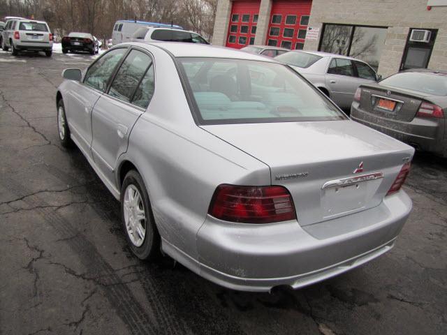 Mitsubishi Galant 2001 photo 2