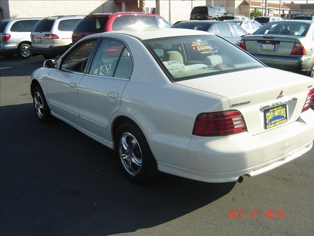 Mitsubishi Galant 2001 photo 2